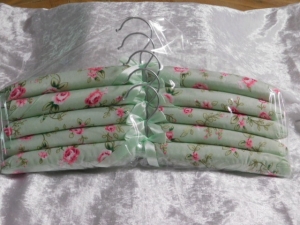 Satin Coat Hangers Pack 5 Floral 1